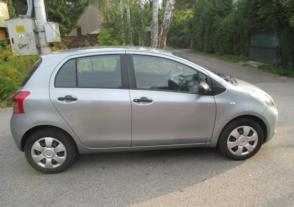 Toyota Yaris cena 17900 przebieg: 187000, rok produkcji 2009 z Warszawa małe 79